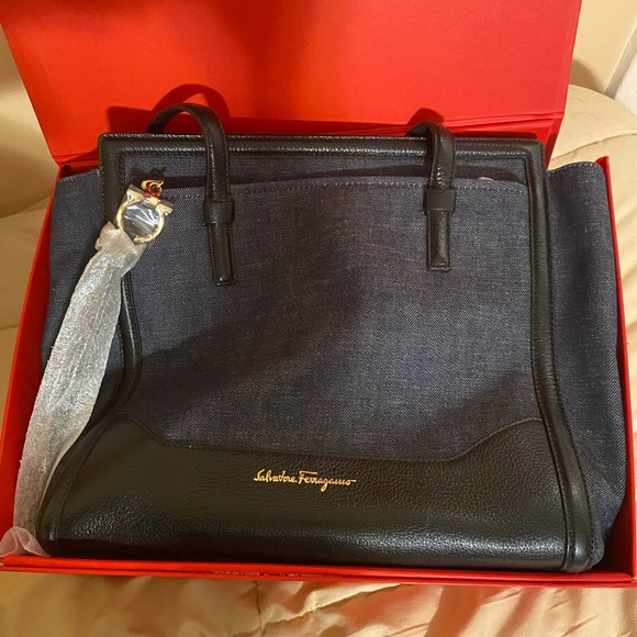 Luxury Handbag - Picture 13 of 13